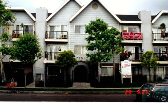 Building Photo - Walnut Point Apartments