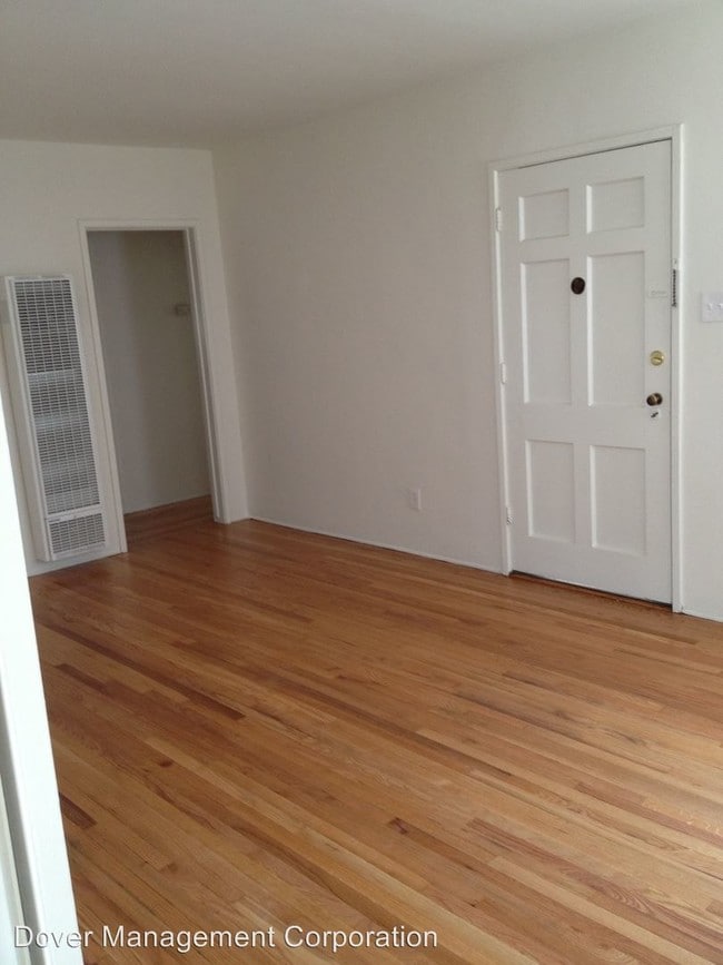 Building Photo - 5056 Townsend Ave