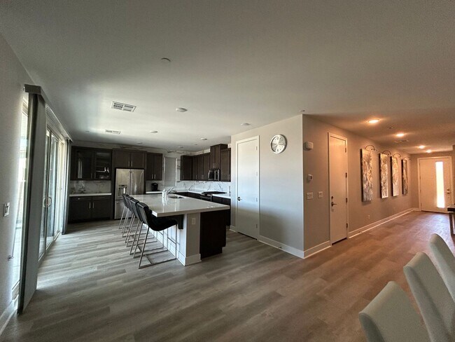 Foto del edificio - Fully furnished 4 bedroom in Inspirada