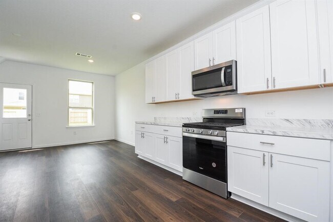 Foto del edificio - 16412 Big Hickory Dr