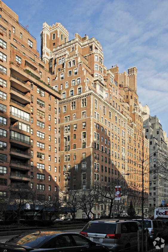 Foto del edificio - 720 Park Ave