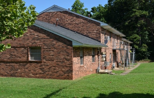 Building Photo - Tobaccoville Crossing