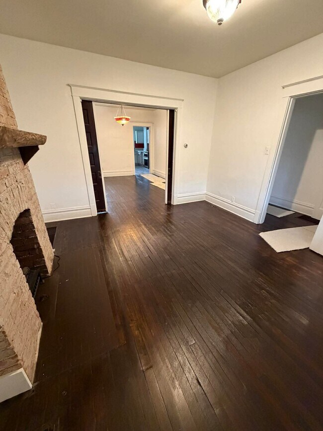 Foto del edificio - 3339 Webster Ave