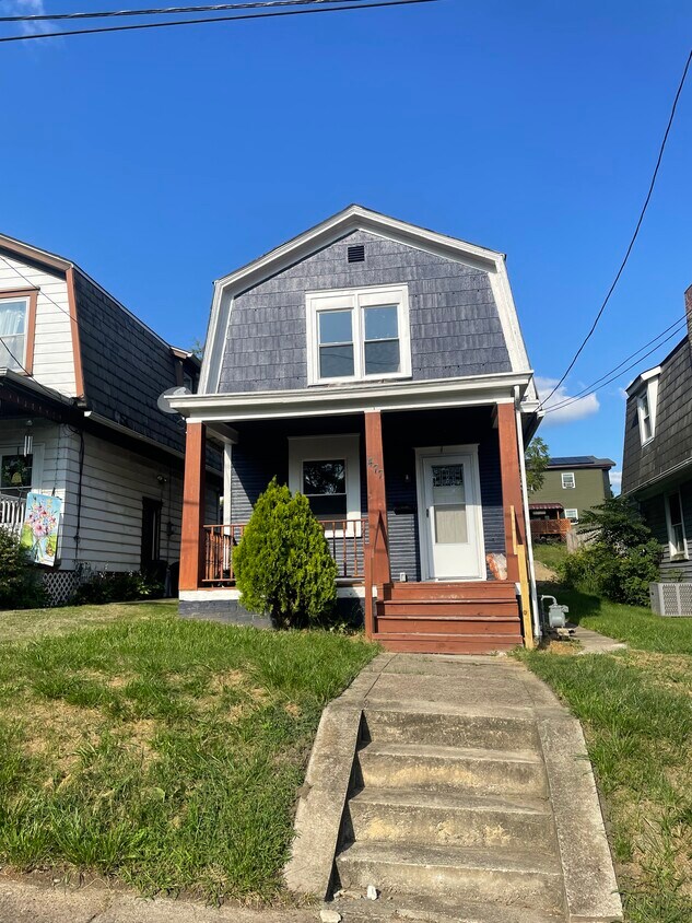 Primary Photo - 477 Irvin Ave