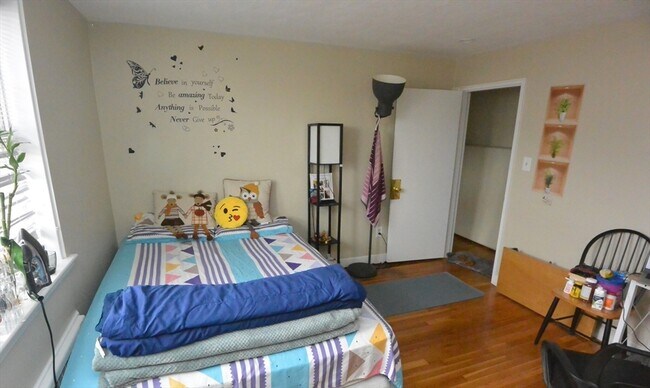 Foto del edificio - 273 Corey Rd