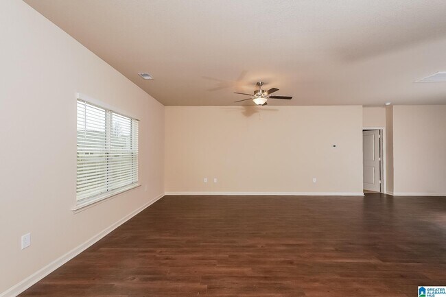 Building Photo - 519 Clover Cir