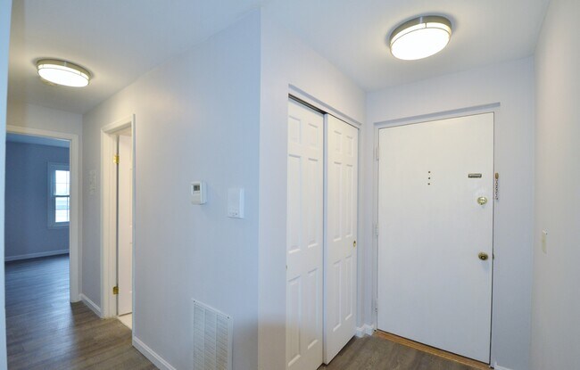 Foto del edificio - 9750 Bunker Hill Ln