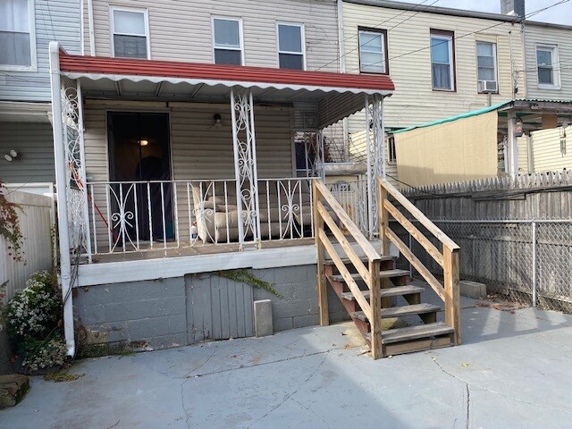 Building Photo - 10717 110th St