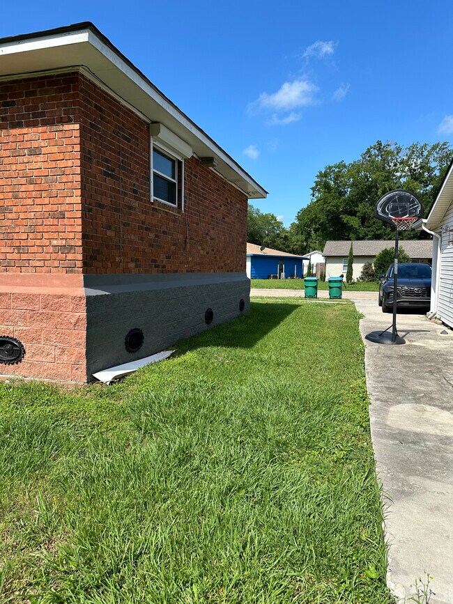 Building Photo - 9404 Cabildo Ln