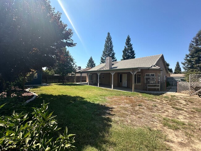 Building Photo - NW Visalia home available soon