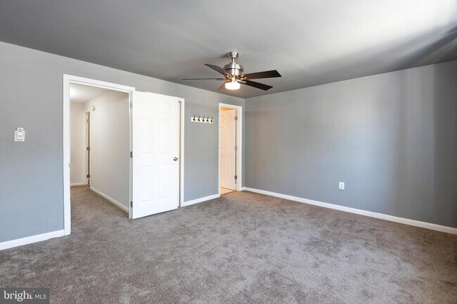 Building Photo - 2528 Carpenter St