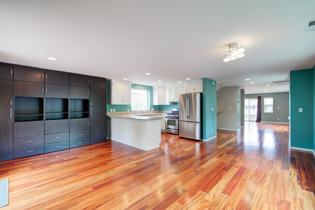 Foto del edificio - 1553 18th Ave S