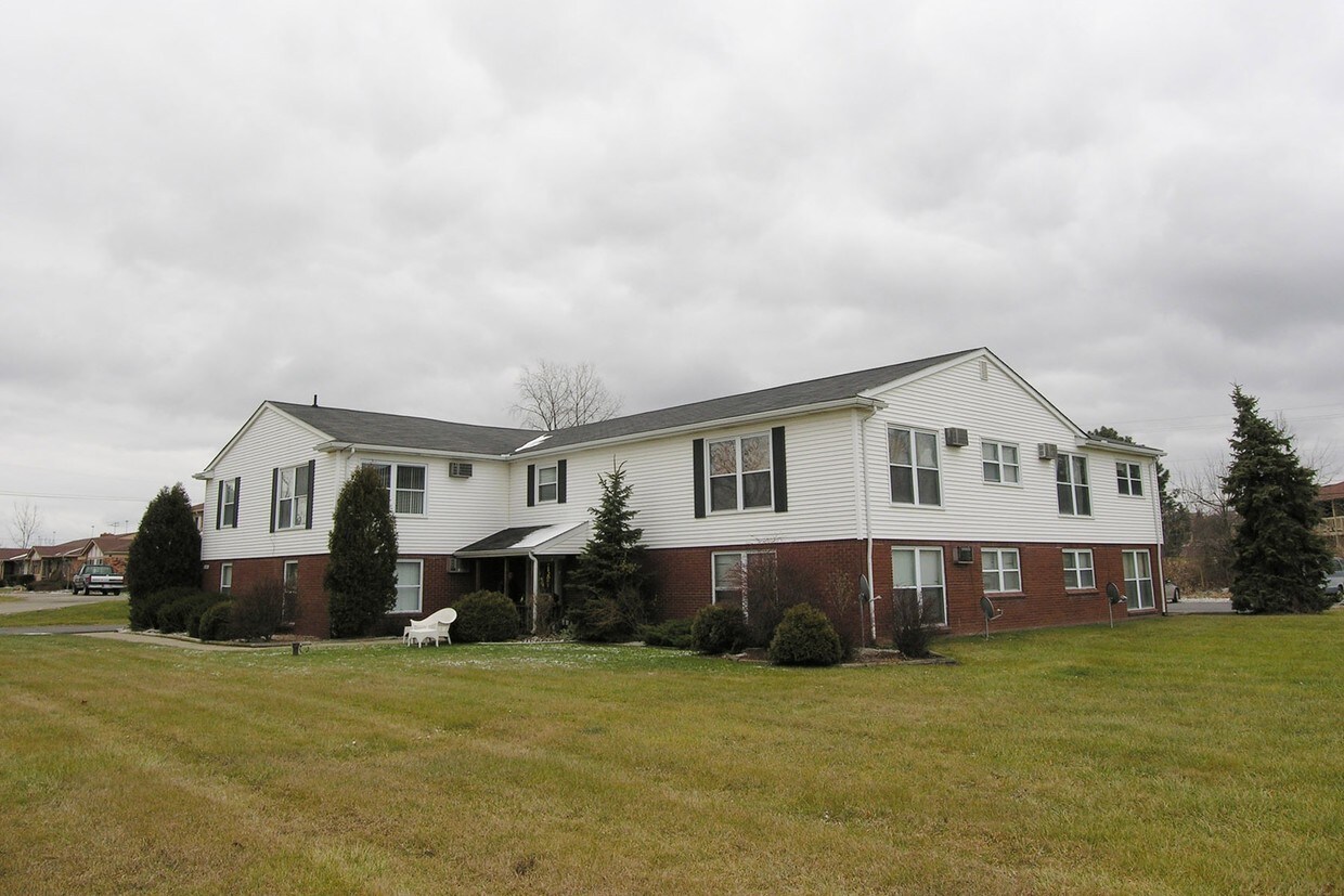 61225 11 Mile Rd, South Lyon, MI 48178 Apartments South Lyon, MI
