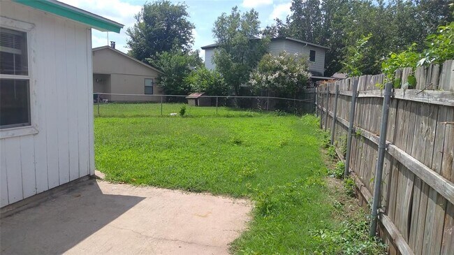 Building Photo - 11209 Freedom Way