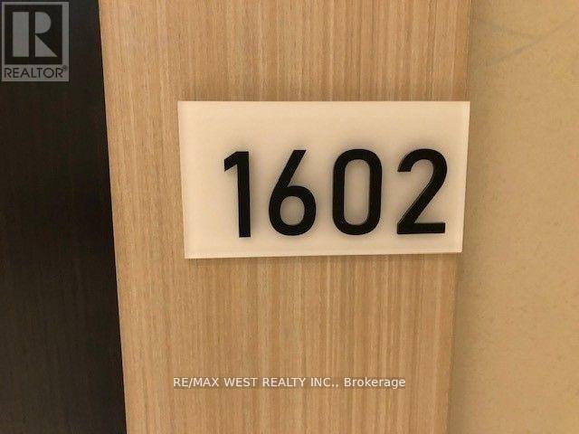 Building Photo - 1461 Lawrence Ave W