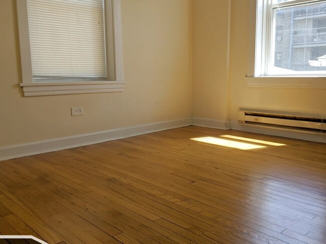 Building Photo - 2915 W George St