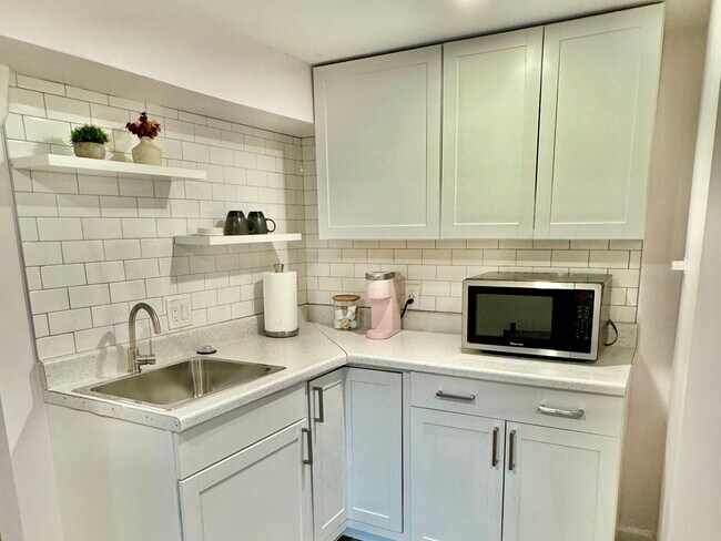 Photo - 7308 Valleycrest Blvd Apartment