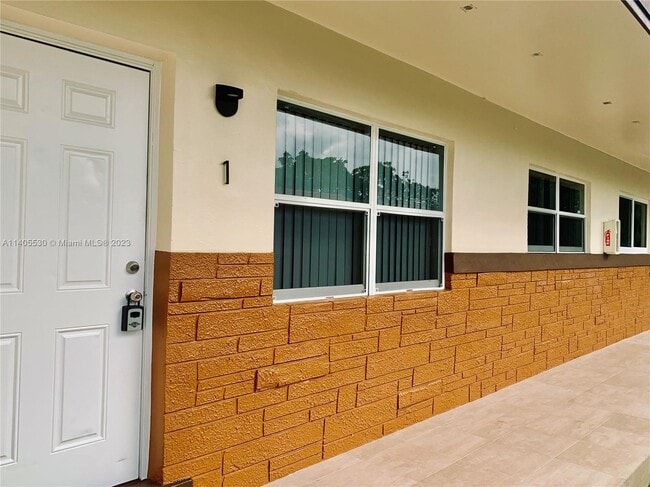 Foto del edificio - 609 NW 2nd Ave