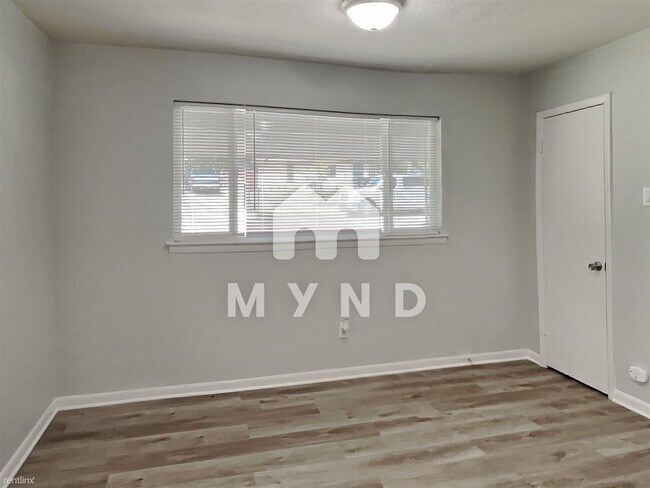 Foto del edificio - 3 br, 1.5 bath House - 4255 Larson Ln