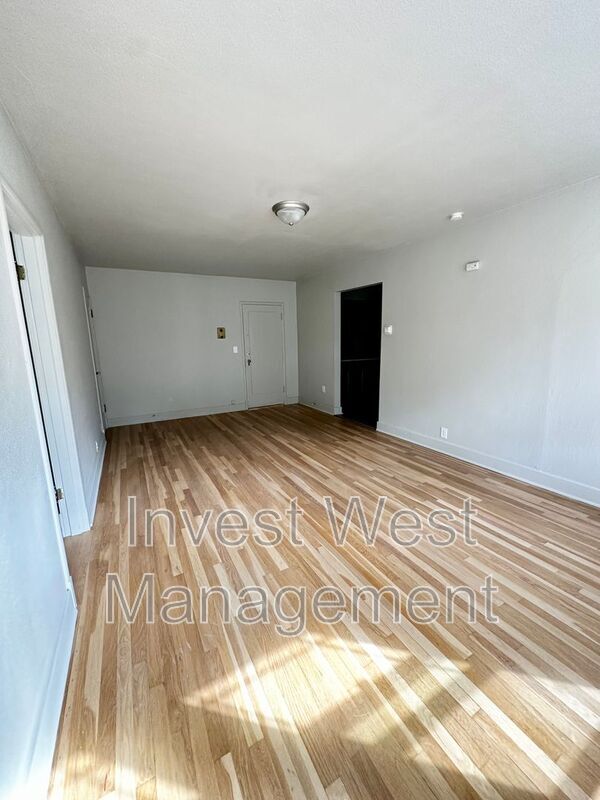 Foto del edificio - 615 NE 6th Ave