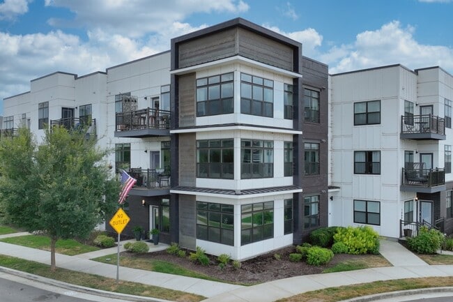 Building Photo - 1638 54th Ave N