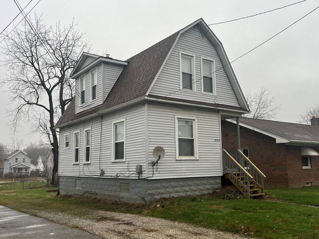 Building Photo - Charming 3-Bedroom Property in Prime Location