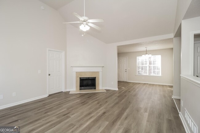 Building Photo - 12 Woodvine Dr