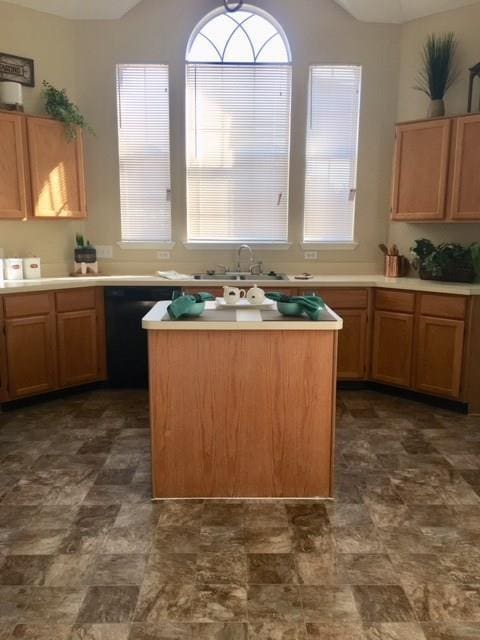 Building Photo - NICE 3/2/2 in Mesquite.