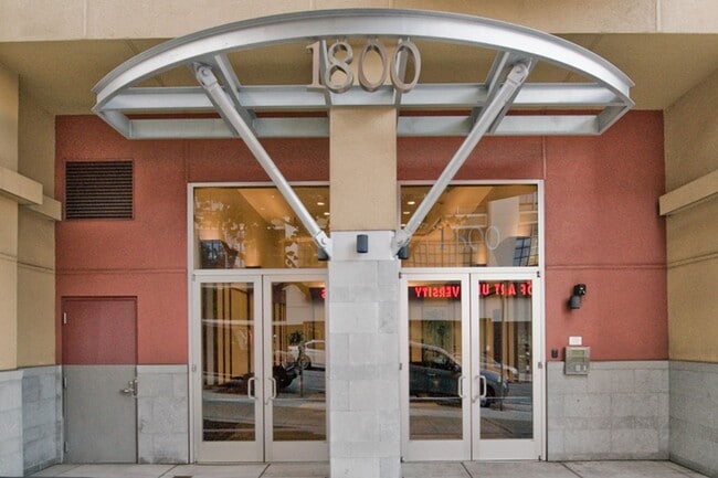 Photo - 680 Apartment