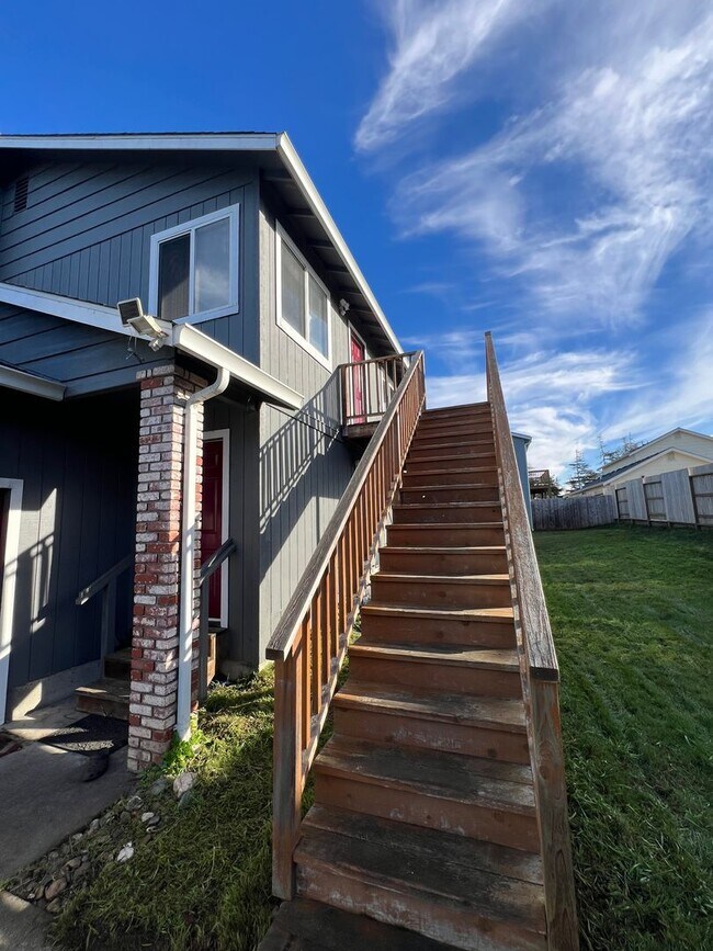 Building Photo - 1805 Caroline Ave