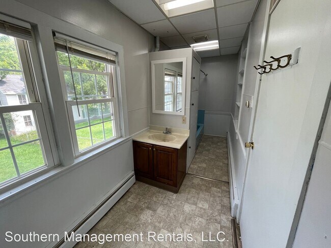 Building Photo - 3 br, 1 bath House - 134 W. Main Street
