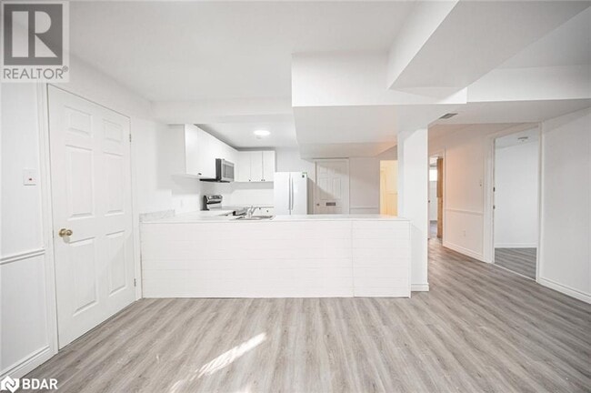 Building Photo - 30 Brouwer Crescent