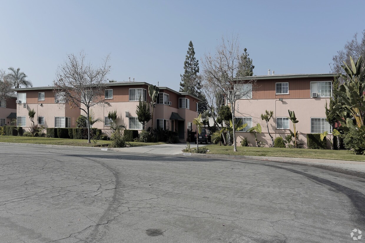 1050310517 Myrtle St Apartments in Downey, CA
