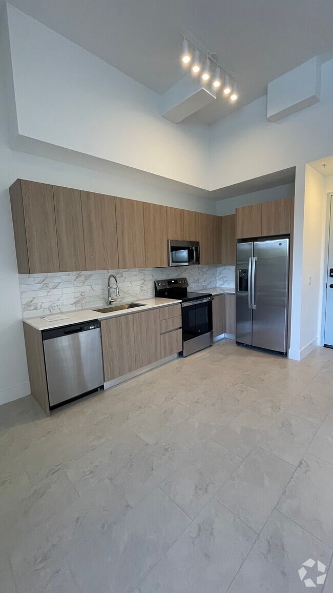 Building Photo - 2502 NE 182nd Ter