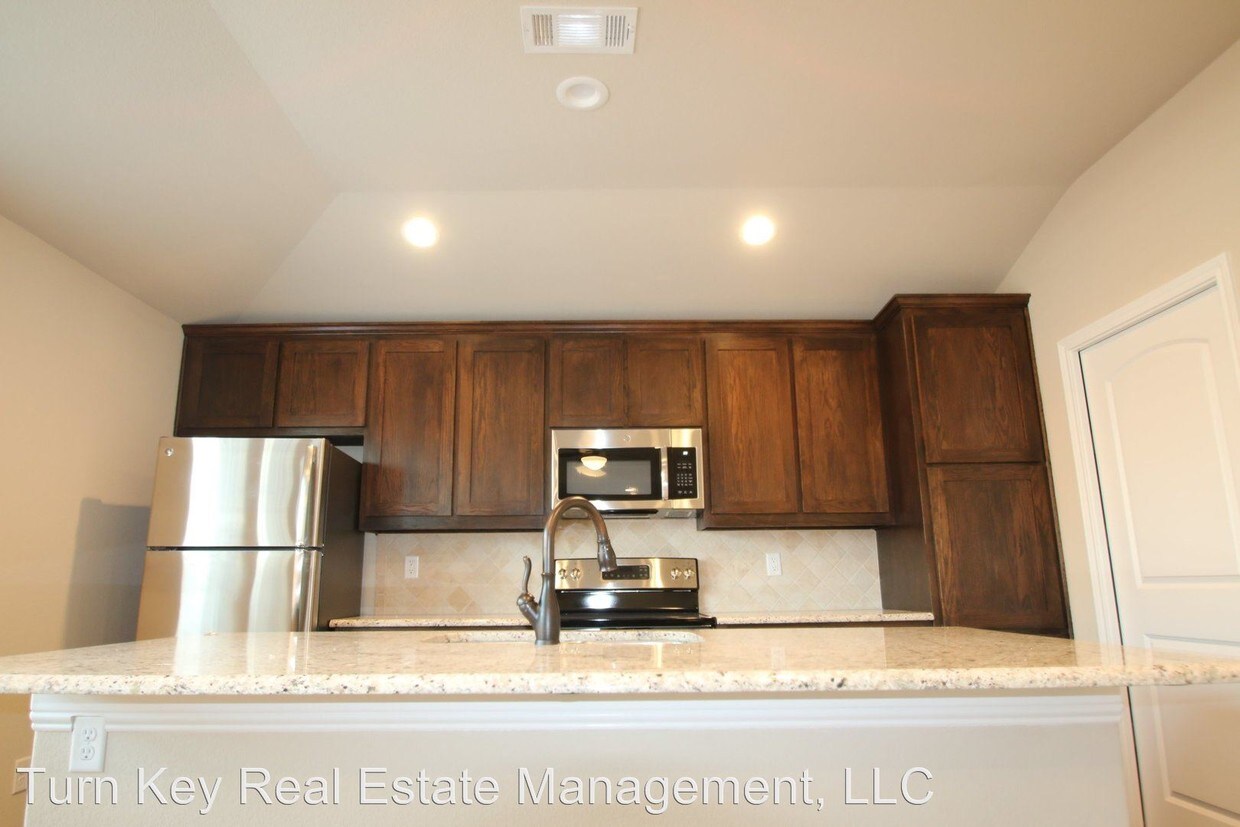 13241328 White Sand Dr, Rockwall, TX 75087 Condo for Rent in Rockwall, TX