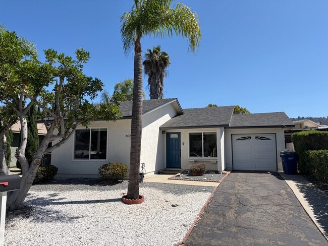 Foto del edificio - 808 Laurelwood Ct