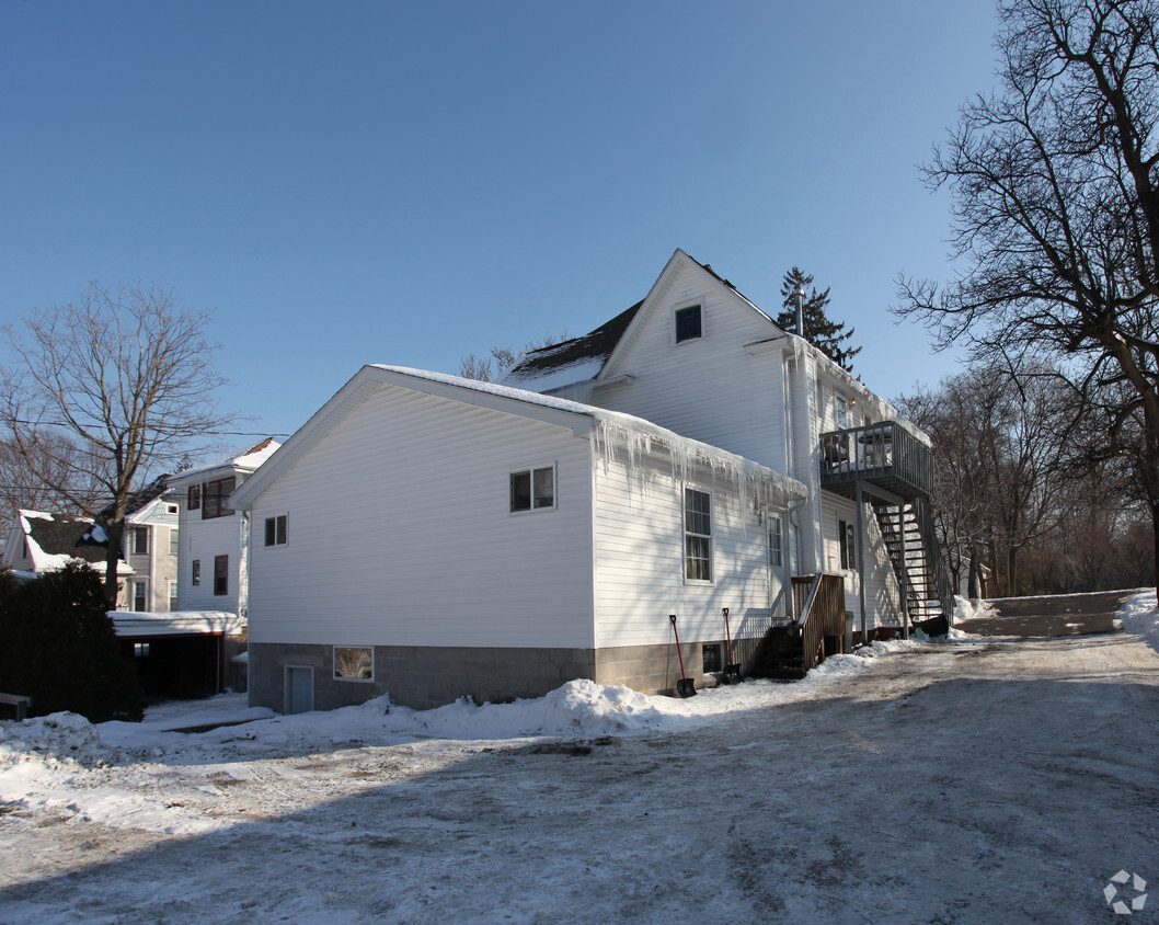 Building Photo - 231 S Union St