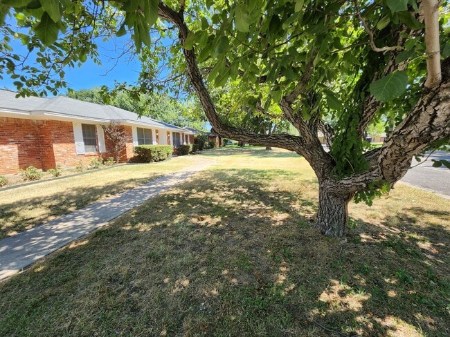 Photo - 6 Bedrooms with Boat or RV Parking! House