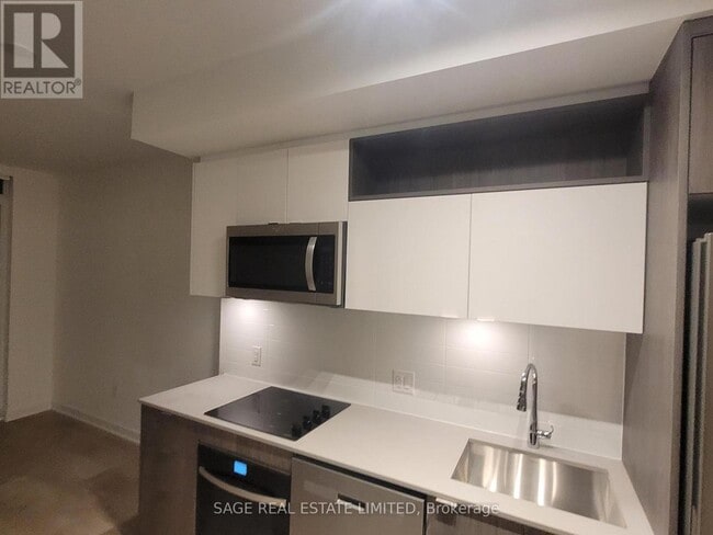 Building Photo - 100 Dalhousie St