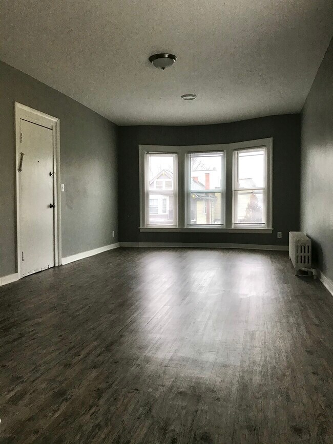 Building Photo - 135 Elmwood Ave