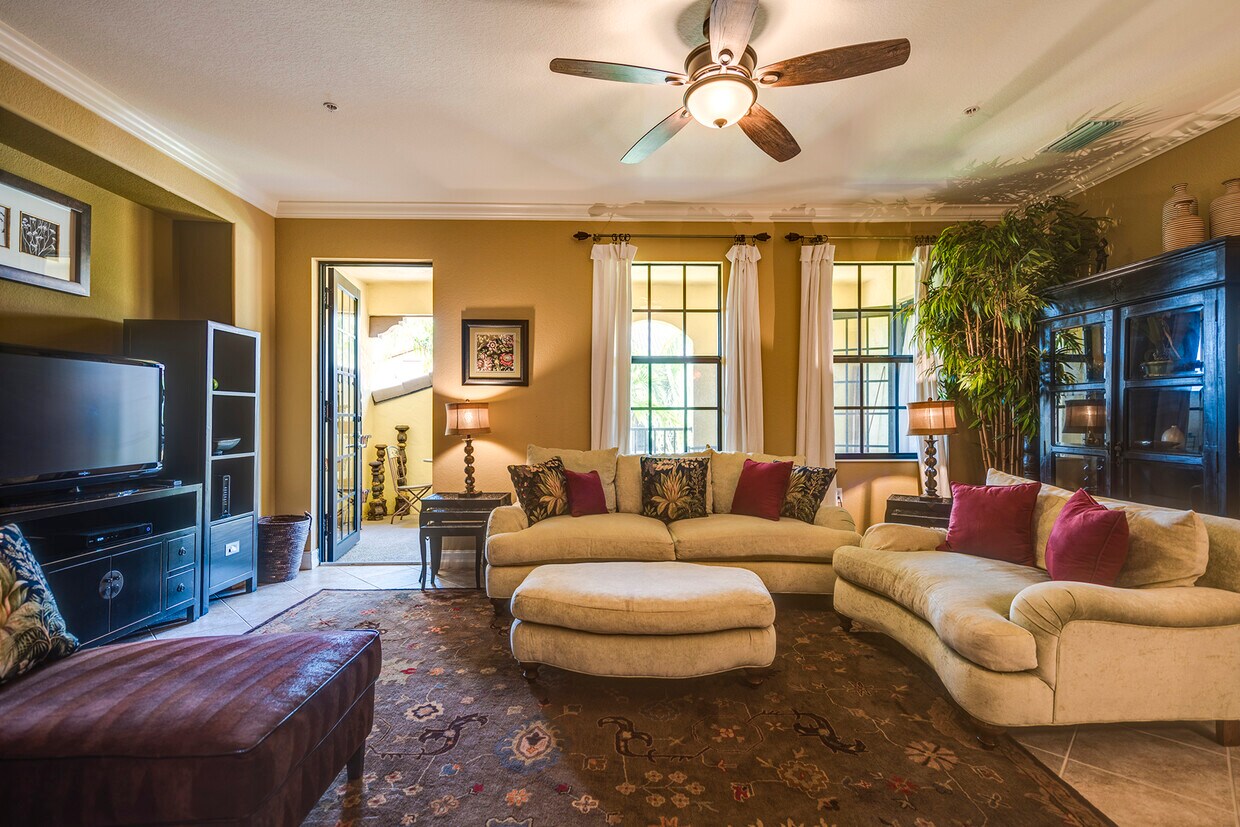 Foto principal - 9088 Chula Vista St
