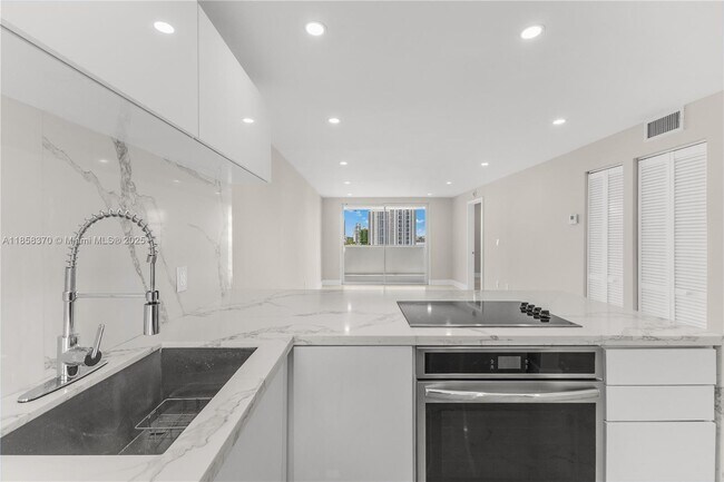 Foto del edificio - 1331 Lincoln Rd