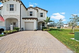 Building Photo - 2400 SE 29th St