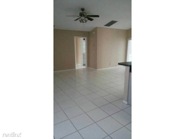 Building Photo - 2 br, 1.5 bath Condo - 8420 N Missionwood Cir
