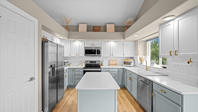 Building Photo - 3882 Pronghorn Meadows Cir