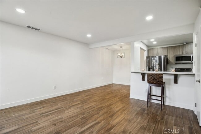 Building Photo - 25761 Le Parc