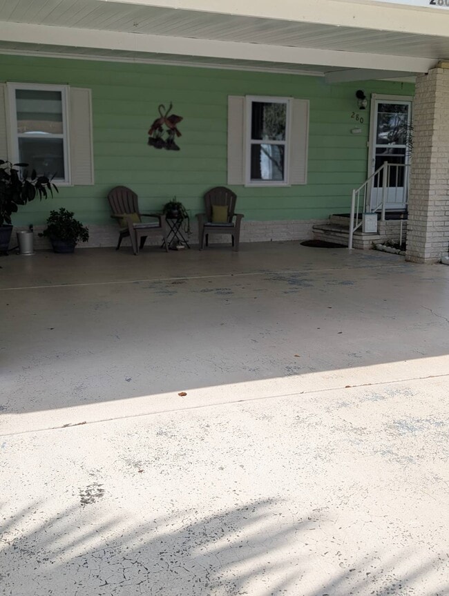 Foto del edificio - 280 Country Club Dr