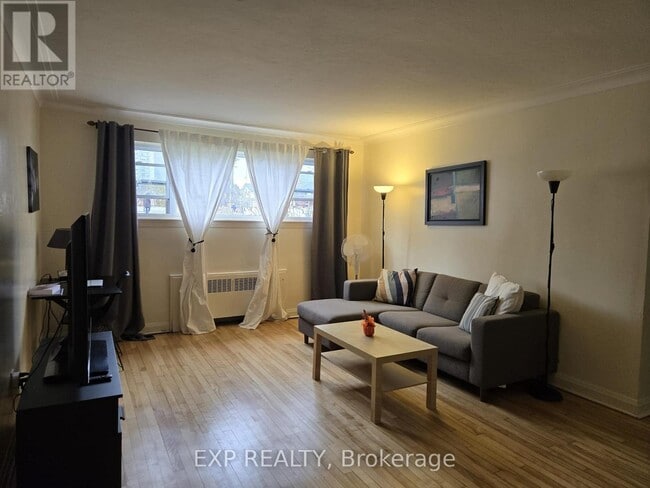 Building Photo - 16 Bullman St