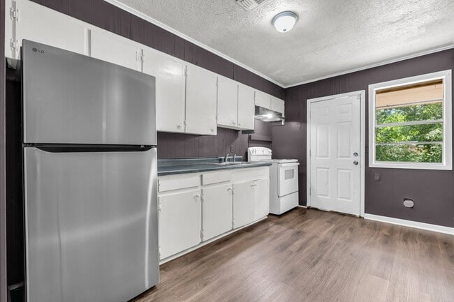 Building Photo - 325 Santa Anita Dr