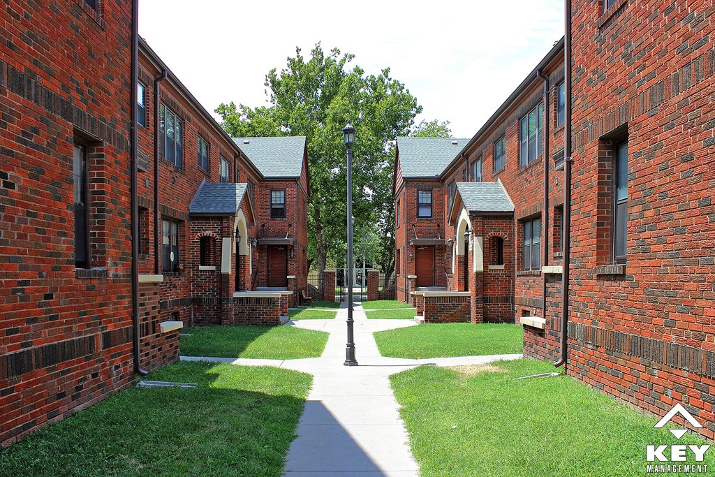 Patio exterior - Old English Court